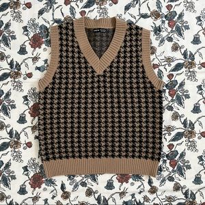 Houndstooth Sweater Vest